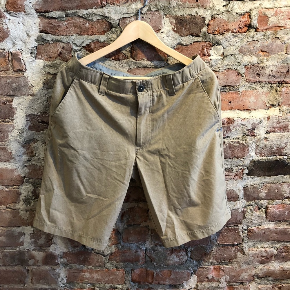 Under Armour Golf Shorts - Khaki - Size 32